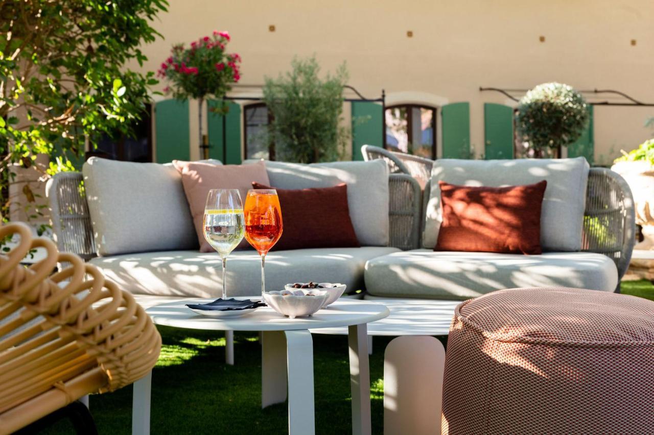 Hotel Et Restaurant La Bastide Bourrelly - Mathias Dandine カブリエ エクステリア 写真