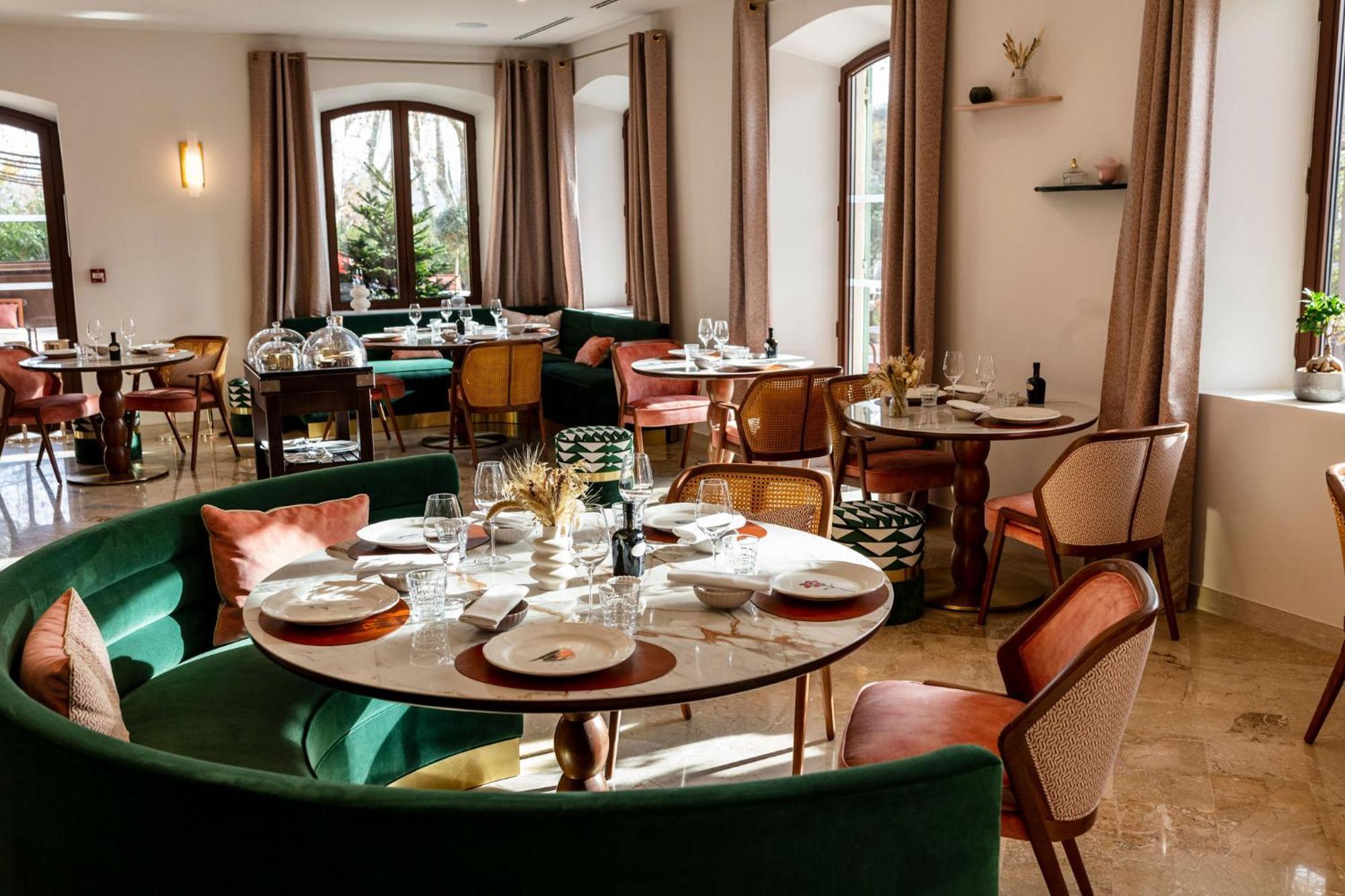 Hotel Et Restaurant La Bastide Bourrelly - Mathias Dandine カブリエ エクステリア 写真
