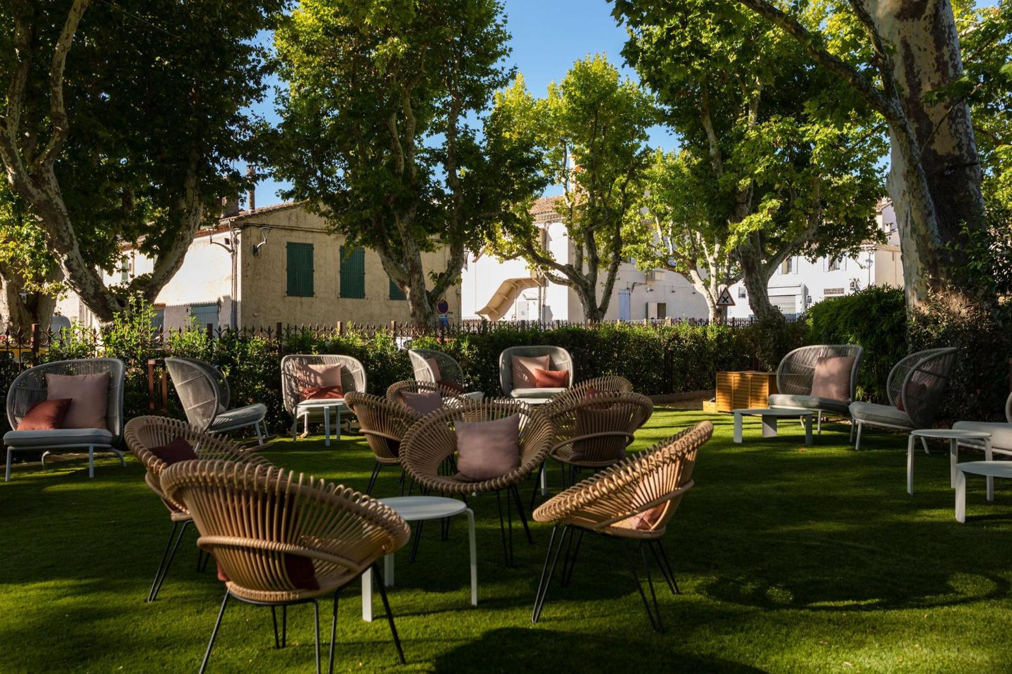 Hotel Et Restaurant La Bastide Bourrelly - Mathias Dandine カブリエ エクステリア 写真