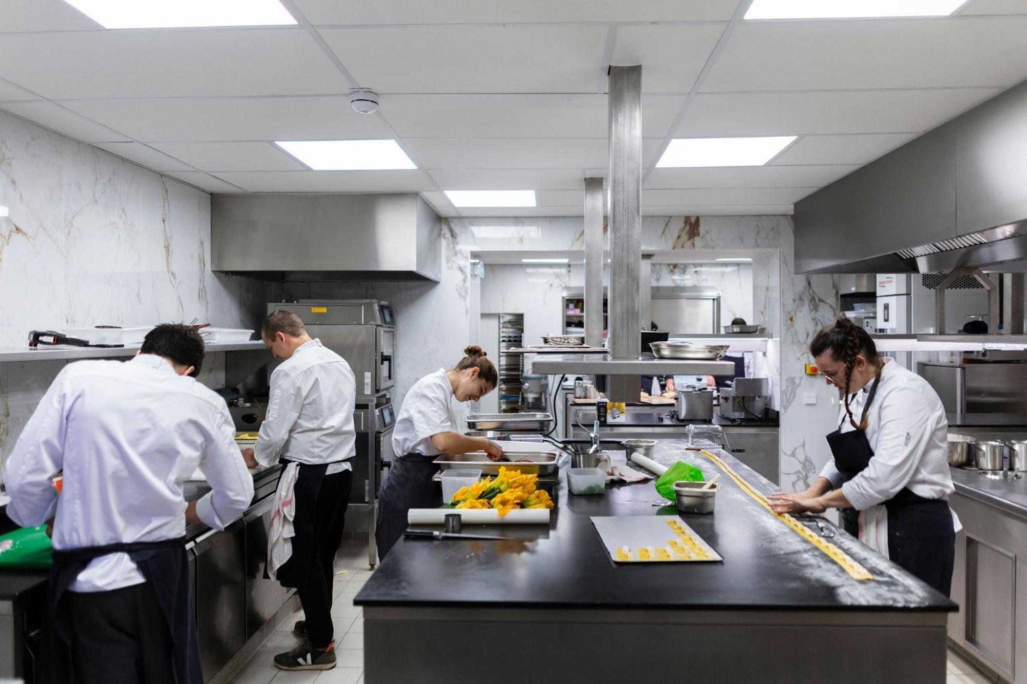 Hotel Et Restaurant La Bastide Bourrelly - Mathias Dandine カブリエ エクステリア 写真