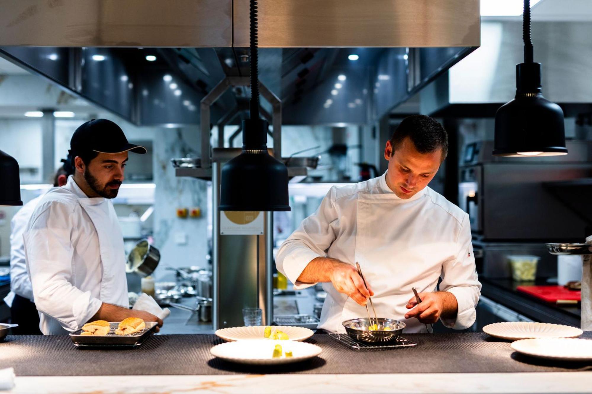 Hotel Et Restaurant La Bastide Bourrelly - Mathias Dandine カブリエ エクステリア 写真